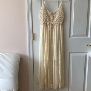 Summer Dress w Lace Detail